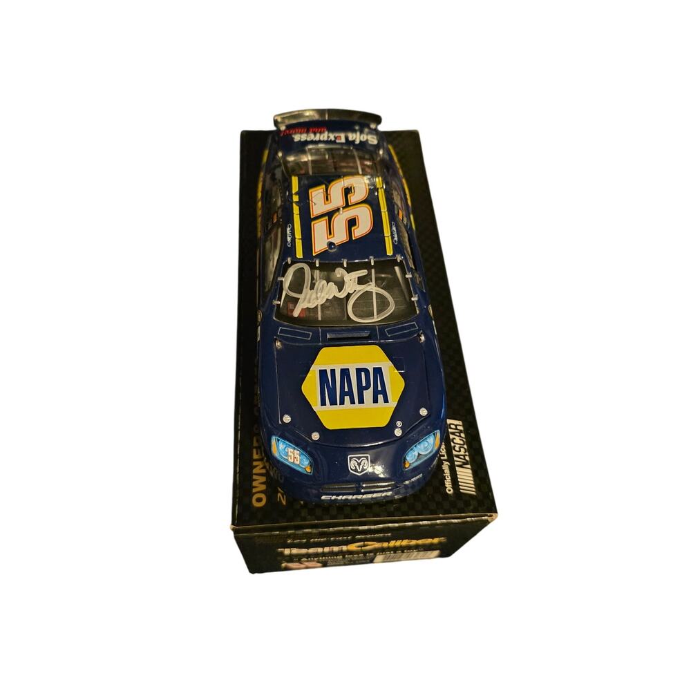 Michael Waltrip #55 NAPA 2006 Dodge Charger 1/24 Team Caliber SIGNED Diecast